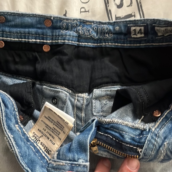 NWOT girl size 14 Miss Me shorts - Picture 3 of 3